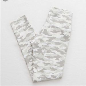 Aerie chill play move camo leggings medium